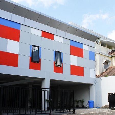 D'Paragon Upn Maguwo Exterior photo