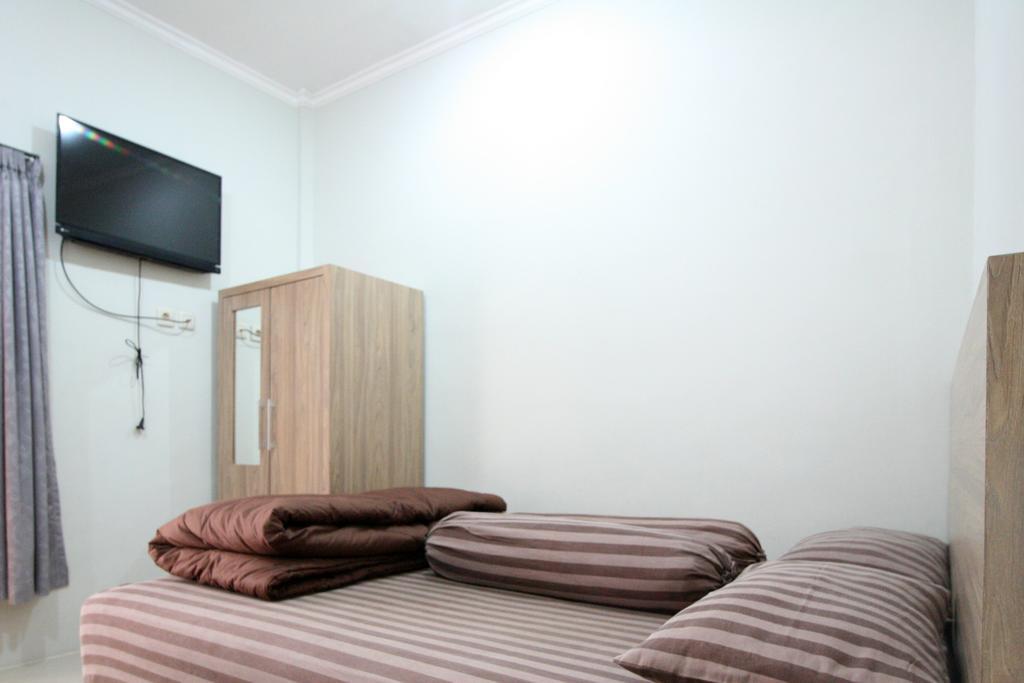 D'Paragon Upn Maguwo Exterior photo