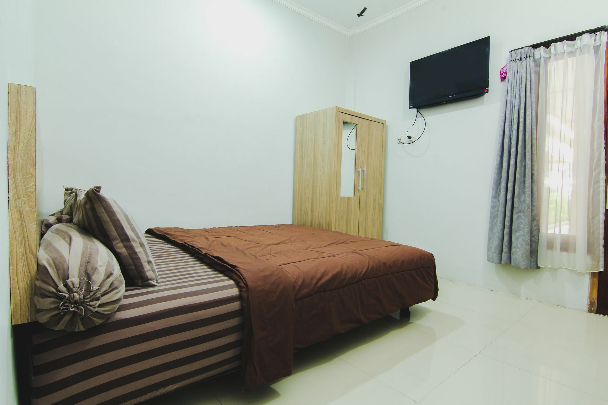 D'Paragon Upn Maguwo Exterior photo