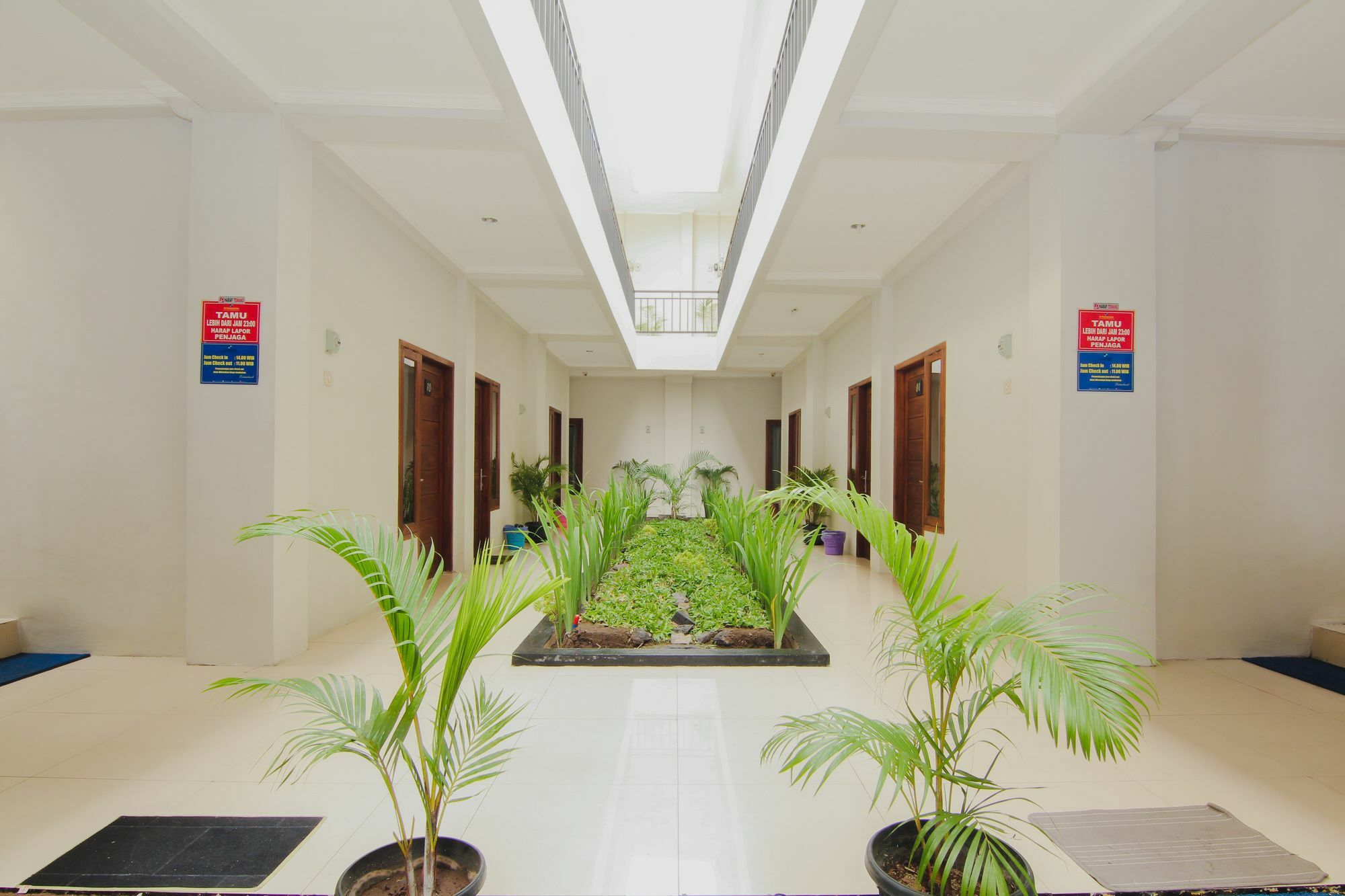 D'Paragon Upn Maguwo Exterior photo