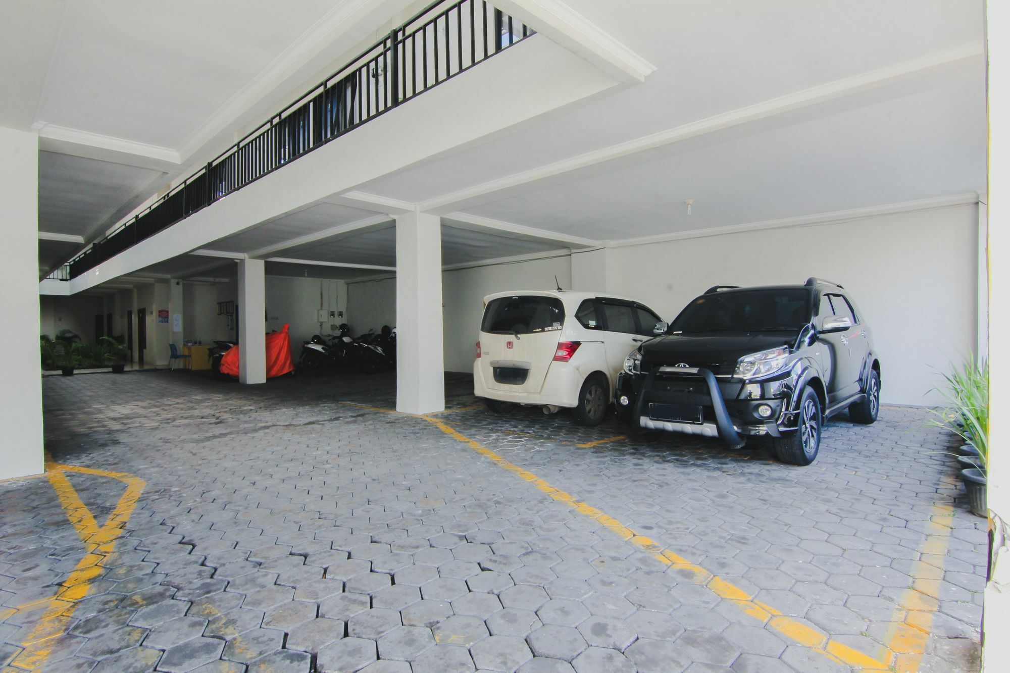 D'Paragon Upn Maguwo Exterior photo